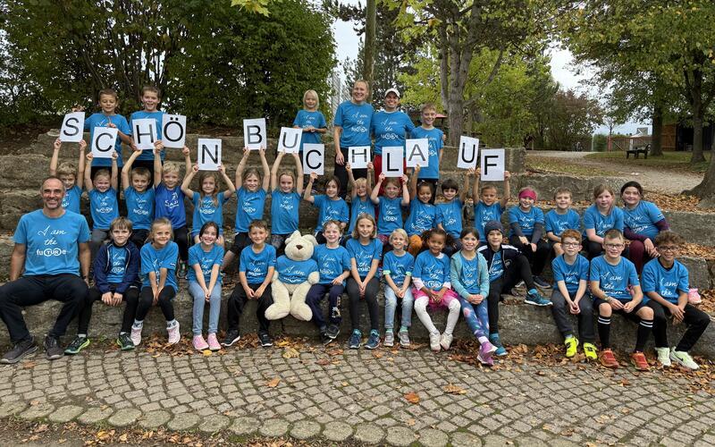 Für Ines Obstfelder (hinter dem „H“-Schild in der Mitte) ist die Arbeit mit den Leichtathletik-Kindern im TSV Hildrizhausen eine Herzensangelegenheit. GB-Foto: gb