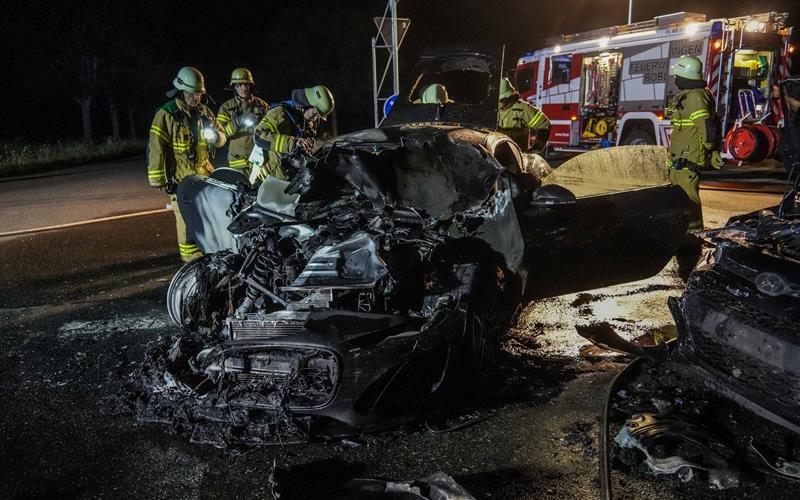 Auto brennt nach Unfall vollständig aus Für die Löscharbeiten und die Unfallaufnahme waren die K 1000 und die K 1066 für eineinhalb Stunden gesperrt.GB-Foto: SDMG/Dettenmeyer