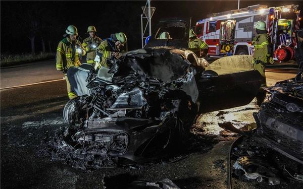 Für die Löscharbeiten und die Unfallaufnahme waren die K 1000 und die K 1066 für eineinhalb Stunden gesperrt.GB-Foto: SDMG/Dettenmeyer
