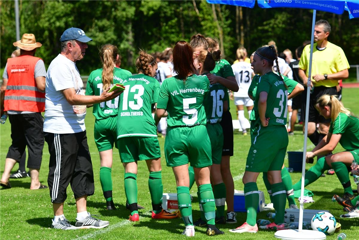 Fußball Festspiel 100 Jahre Fußball Herrenberg / Oberliga-Frauen VfL Herrenberg ...