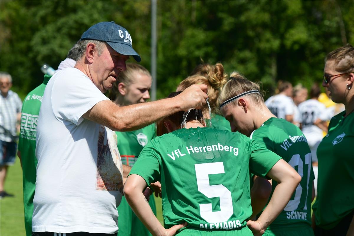 Fußball Festspiel 100 Jahre Fußball Herrenberg / Oberliga-Frauen VfL Herrenberg ...