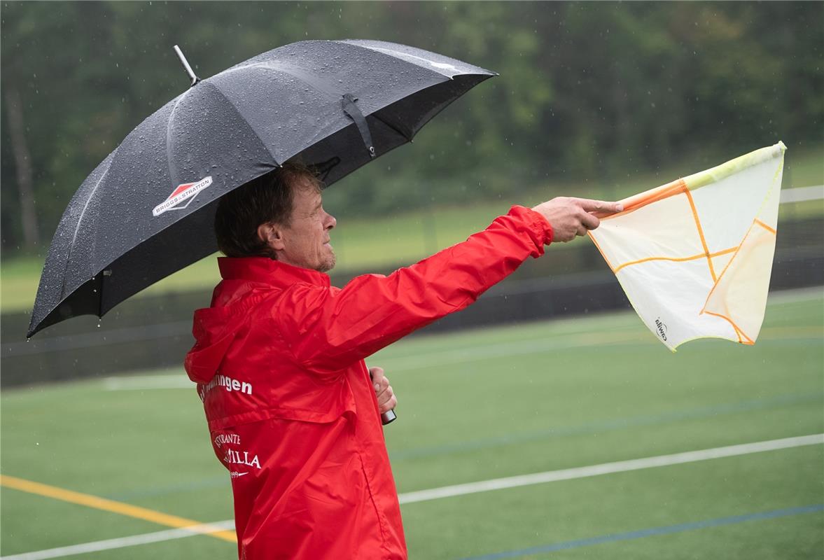 Fußball Frauen Nufringen gegen Aldingen 8 / 2020 Foto: Schmidt  Trainer Jürgen D...