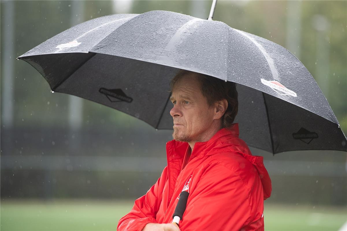 Fußball Frauen Nufringen gegen Aldingen 8 / 2020 Foto: Schmidt  Trainer Jürgen D...