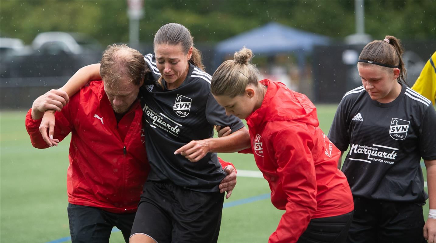 Fußball Frauen Nufringen gegen Aldingen 8 / 2020 Foto: Schmidt  Trainer Jürgen D...