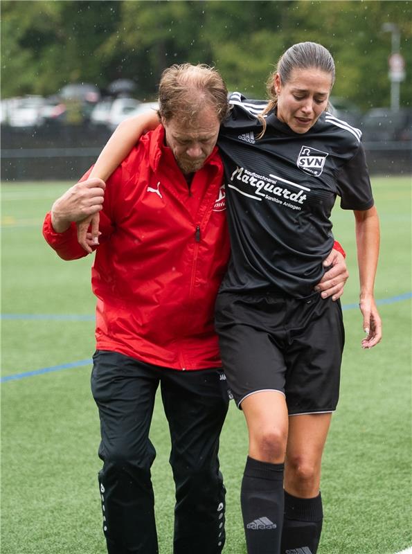 Fußball Frauen Nufringen gegen Aldingen 8 / 2020 Foto: Schmidt  Trainer Jürgen D...