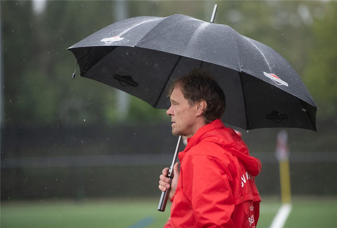 Fußball Frauen Nufringen gegen Aldingen 8 / 2020 Foto: Schmidt  Trainer Jürgen D...