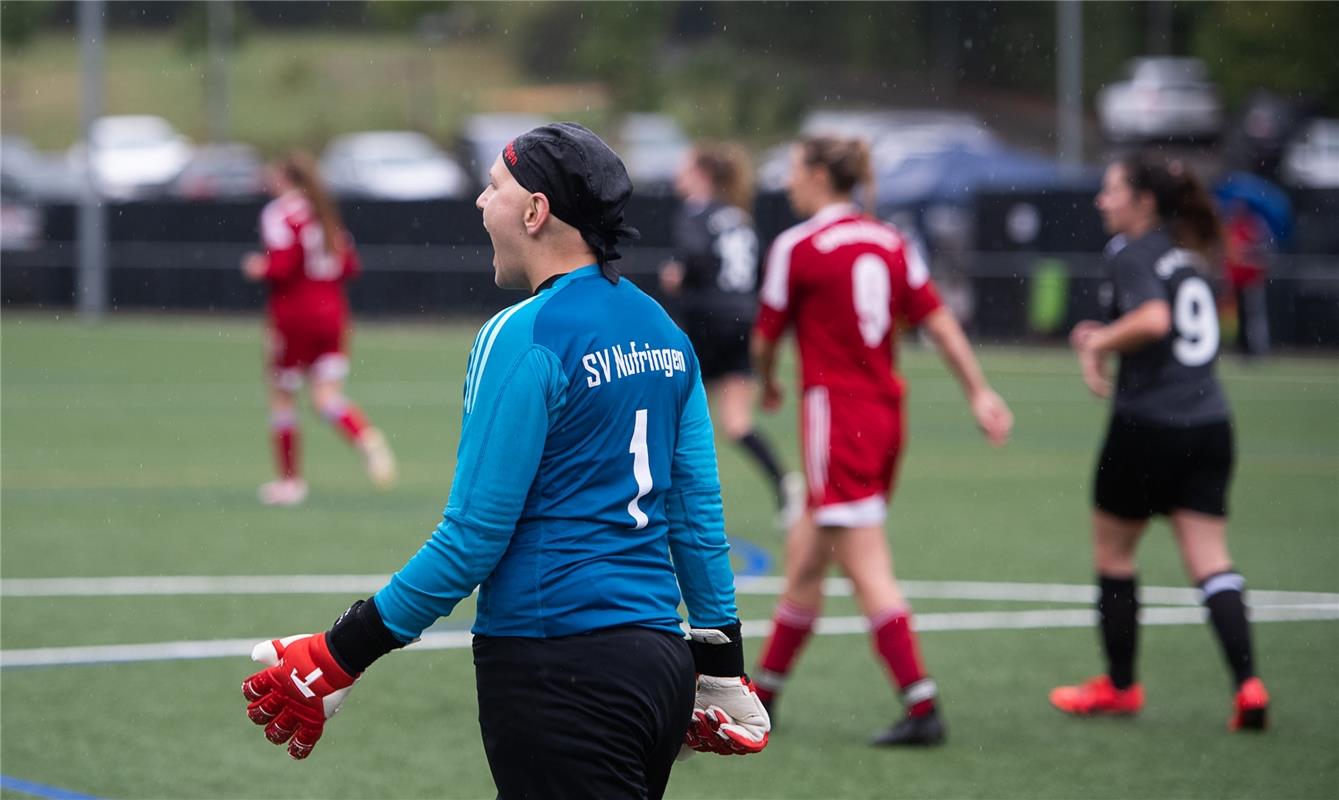 Fußball Frauen Nufringen gegen Aldingen 8 / 2020 Foto: Schmidt  Torfrau DANIELLE...