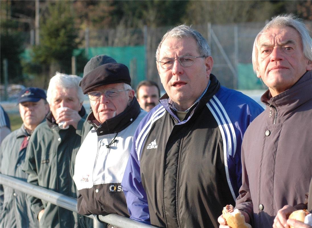 Fußball / Hildrizhausen - Schwenningen / der Vereinsvorsitzende Helmut Hörmann /...