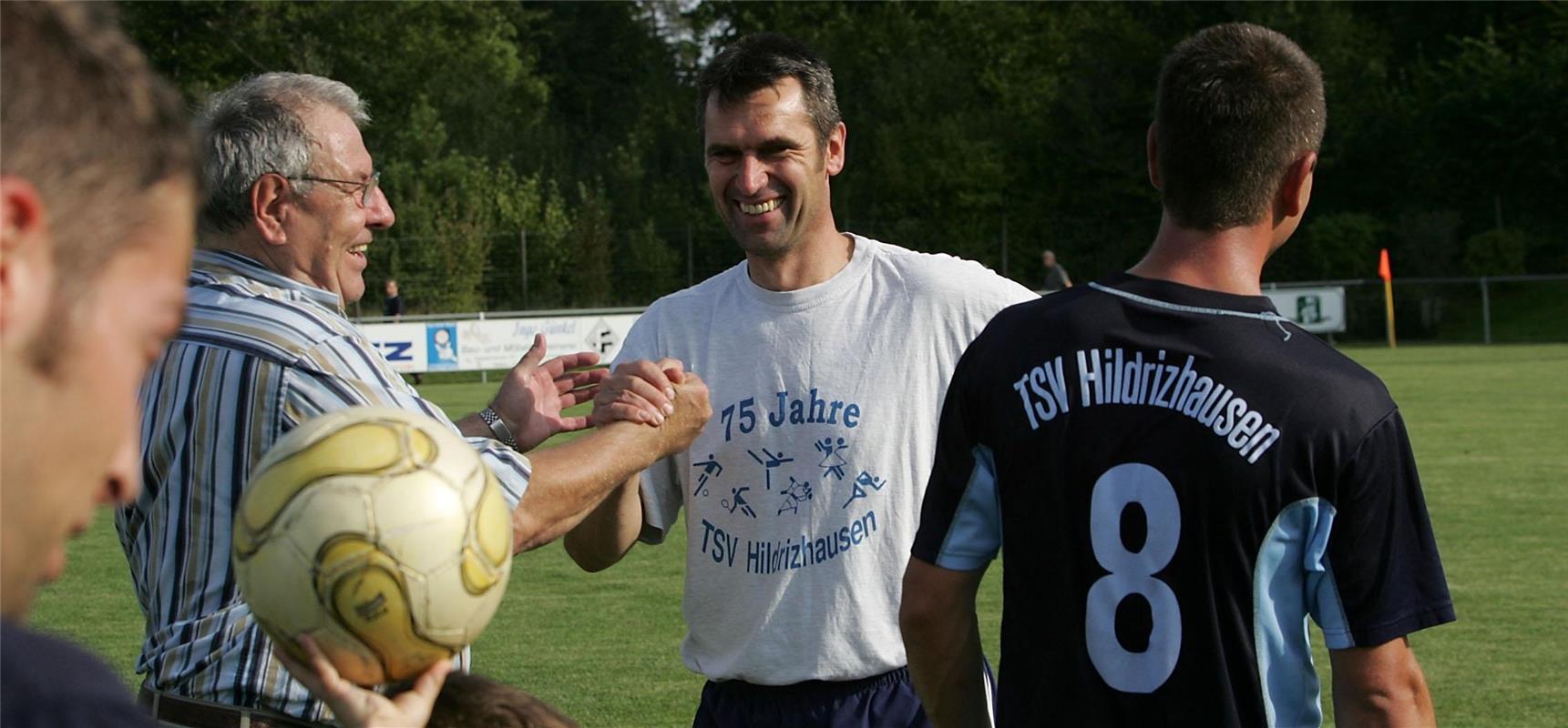 Fußball  Hildrizhausen gegen Dorfmerkingen Tabellenführer Eipper und Hörmann  10...