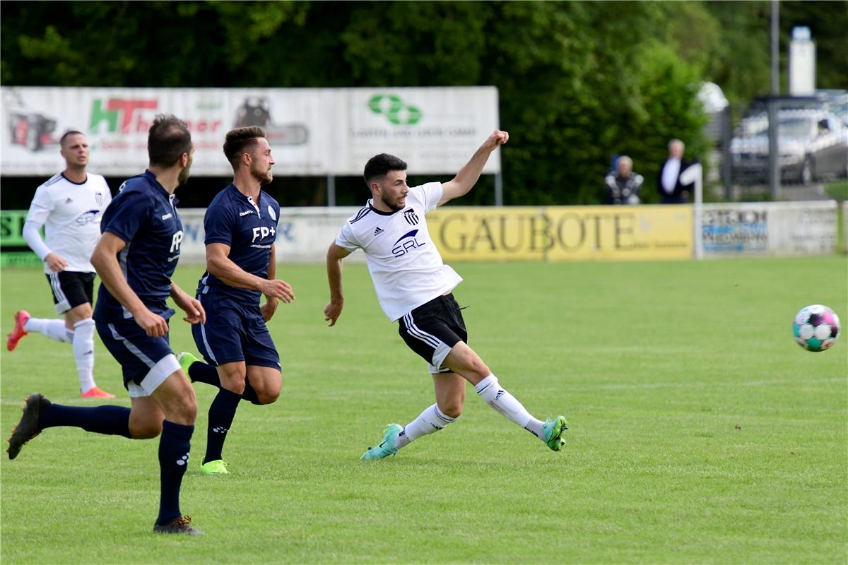 Fußball Landesliga FC Gärtringen - Young Boys Reutlingen / Foto: Holom