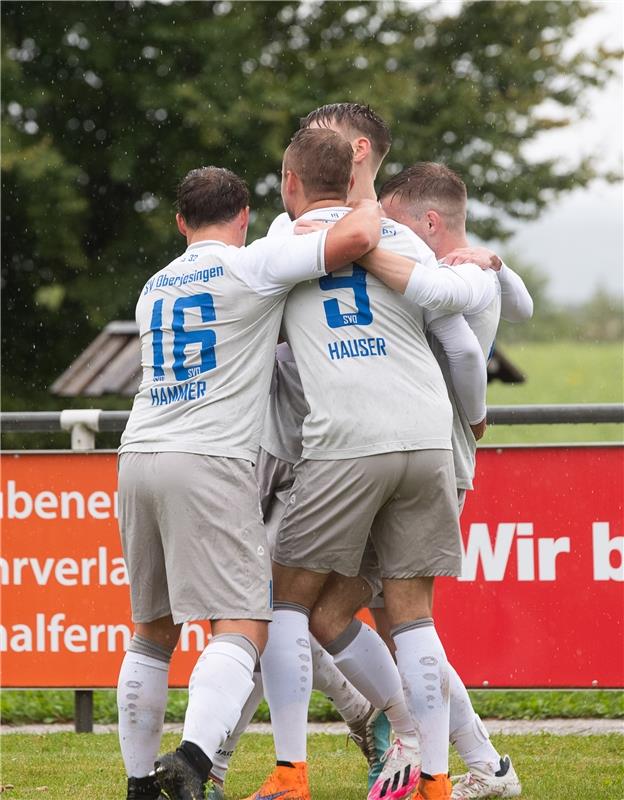Fußball Oberjesingen gegen Oberjettingen 8 / 2020 Foto: Schmidt  Torjubel Sieg