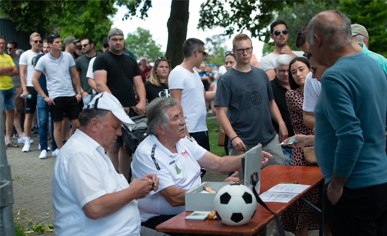 Fußball Relegation in Bondorf - Nagold gegen Heimerdingen  6 / 2019 Foto: Schmid...