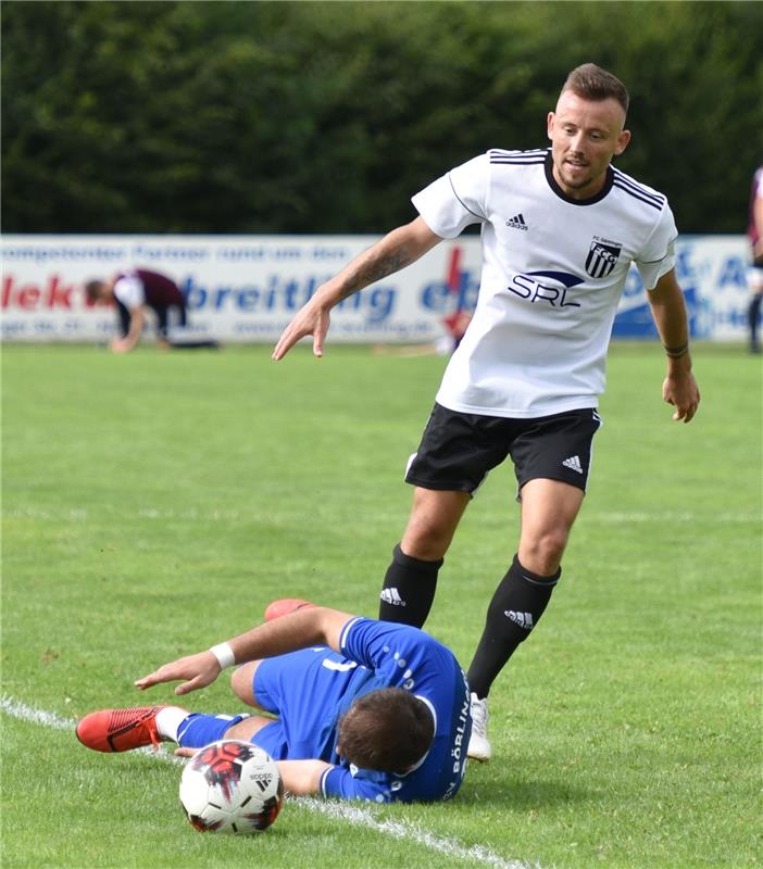 Gärtringen, Stadion, Fußball Landesliga, FC Gärtringen (weiß) - SV Böblingen (bl...