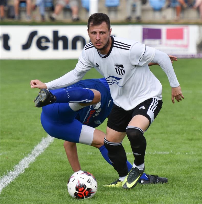 Gärtringen, Stadion, Fußball Landesliga, FC Gärtringen (weiß) - SV Böblingen (bl...