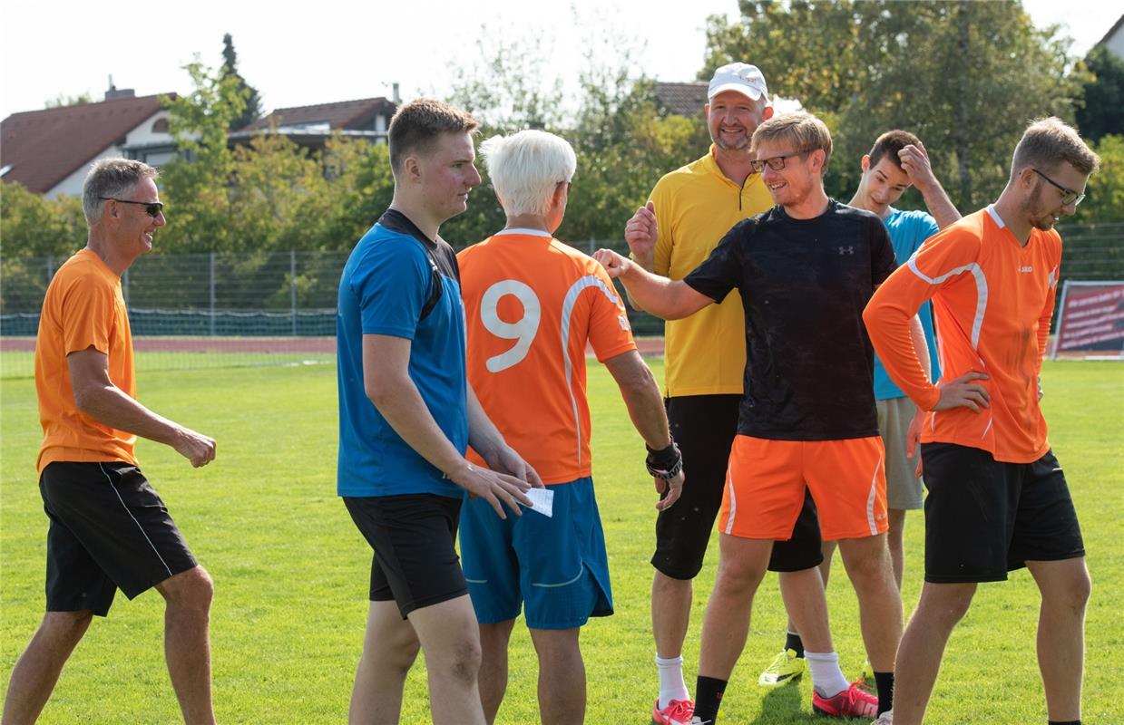 Gärtringen, Theodor-Heuss-Halle, Rasenplatz, Faustball, Gärtringer Ortsmeistersc...