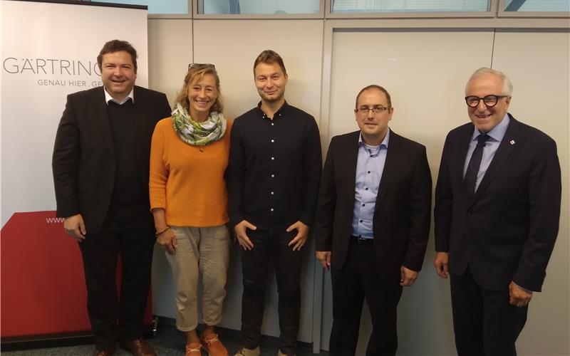 Gärtringer Führungskräfte (von links): Bürgermeister Thomas Riesch, Kämmerin Hilde Wieland, der künftige Kämmerer Jochen Stiehl, der künftige Hauptamtsleiter Ralph Hintersehr und der aktuelle Hauptamtsleiter Norbert Sünder. GB-Foto: gb