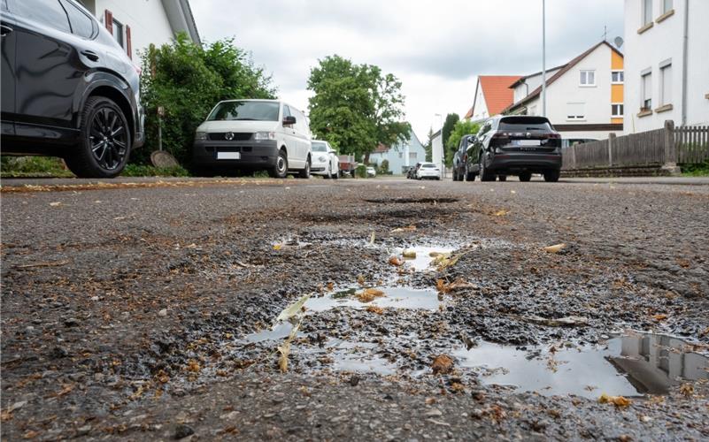 Gemeinde flickt Schlaglöcher aus Kostengründen im umstrittenen „Patch“-Verfahren