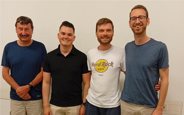 Gewählt beziehungsweise geehrt beim TTV Gärtringen wurden (von links) Jürgen Bögel, (50 Jahre Mitglied, bisheriger Festwart), Maximilian Bühler (Vorsitzender), Thomas Fink (neuer Festwart), Jonathan Stober (bisheriger Leiter Spielbetrieb). GB-Foto: tho