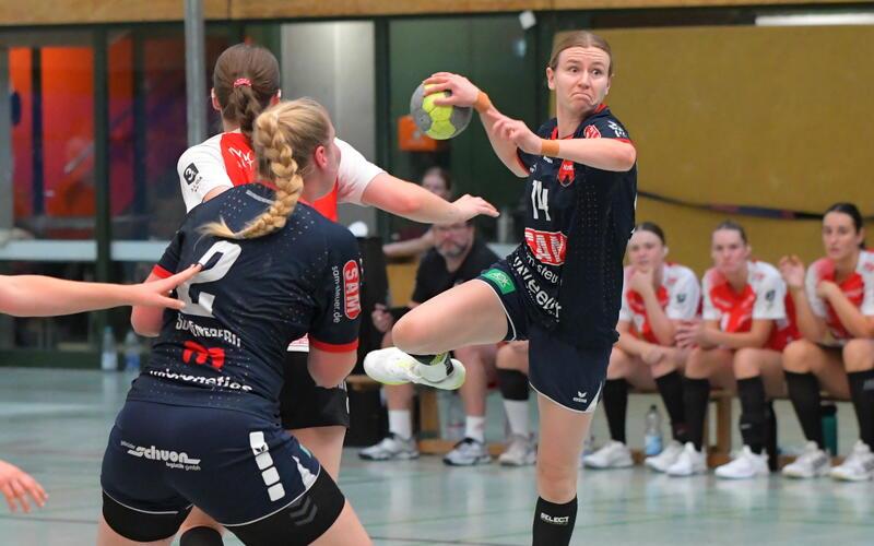 Glänzte mit Zuspielen aber auch mit vier gekonnten Abschlüssen: SG-Rückraumwerferin Sofia Brand. GB-Foto: Gebhardt