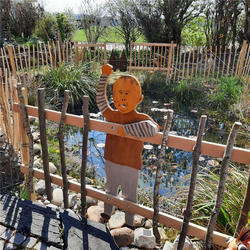 Grüße vom Gartenteich entsendet der Jettinger Helmut Peter. 