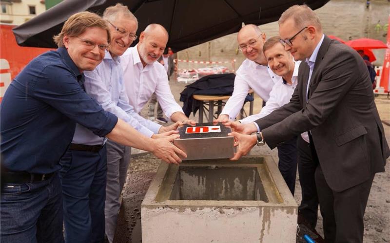 Grundstein gelegt für neues Areal Grundsteinlegung bei der Kreissparkasse.GB-Foto: gb