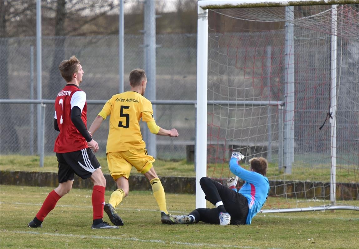 Gültstein, Sportplatz, Fußball Kreisliga B4, TV Gültstein (rot) - Spvgg Aidlinge...