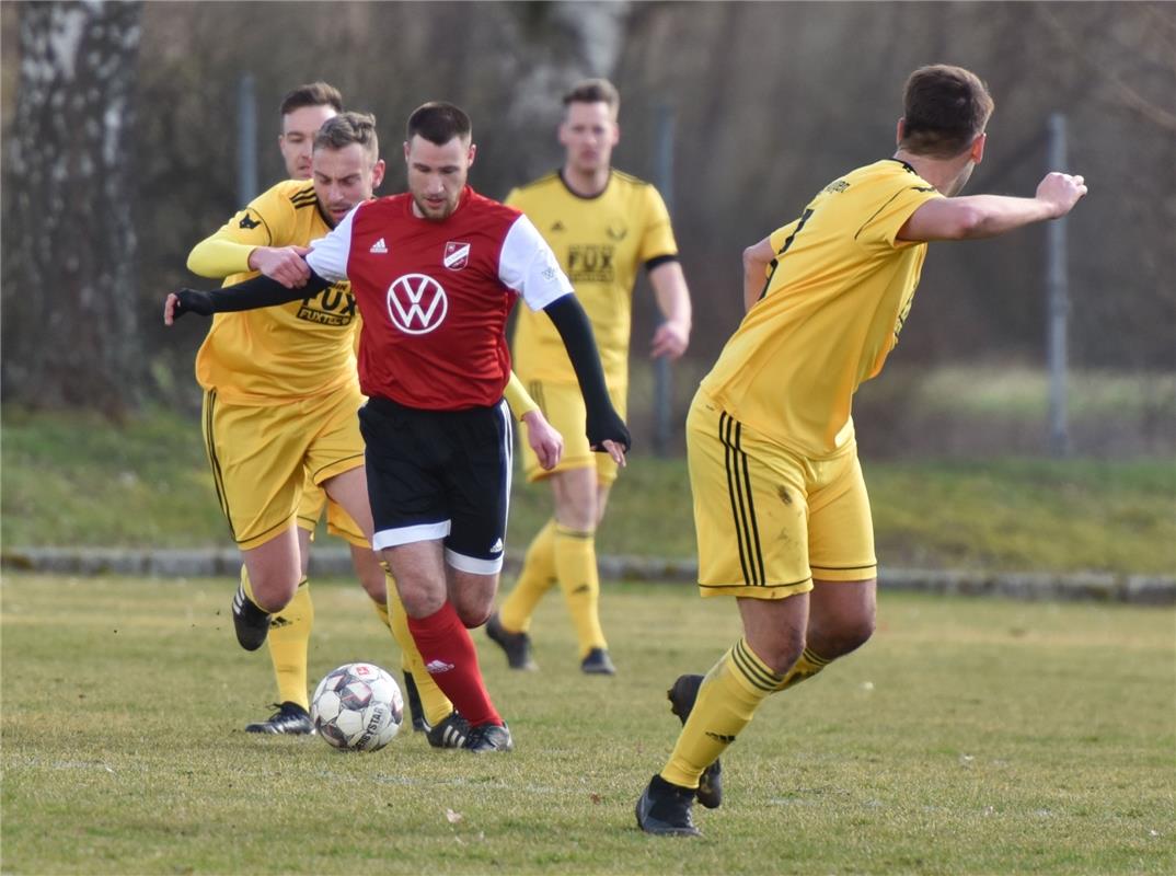 Gültstein, Sportplatz, Fußball Kreisliga B4, TV Gültstein (rot) - Spvgg Aidlinge...