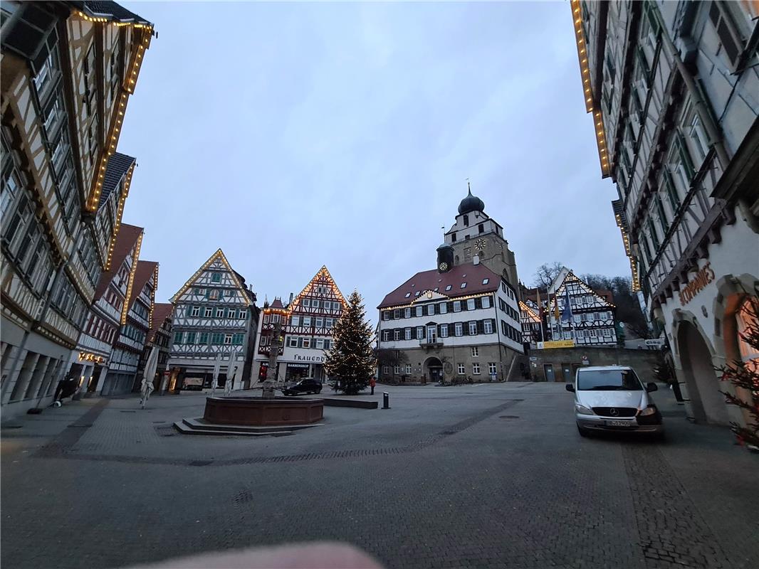 Günter Spannagl aus Herrenberg  setzt den Herrenberger Marktplatz in Szene