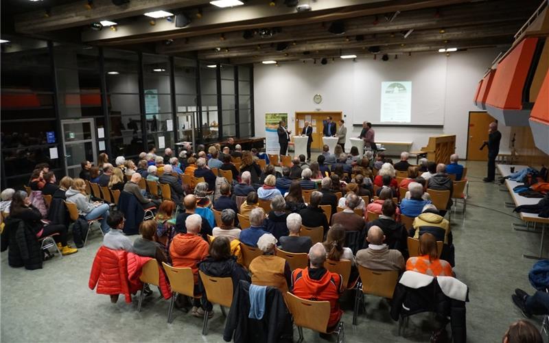 Gut 120 Besucher lauschten den „Herrenberger Gesprächen“. GB-Foto: Merkt