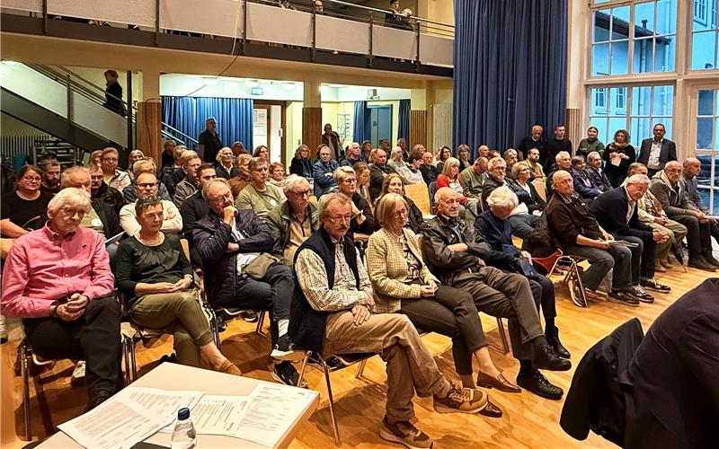 Gut besucht war die Sitzung des Gemeinderats, in der es um die Zulässigkeit eines Bürgerbegehrens ging. GB-Foto: Priesterbach