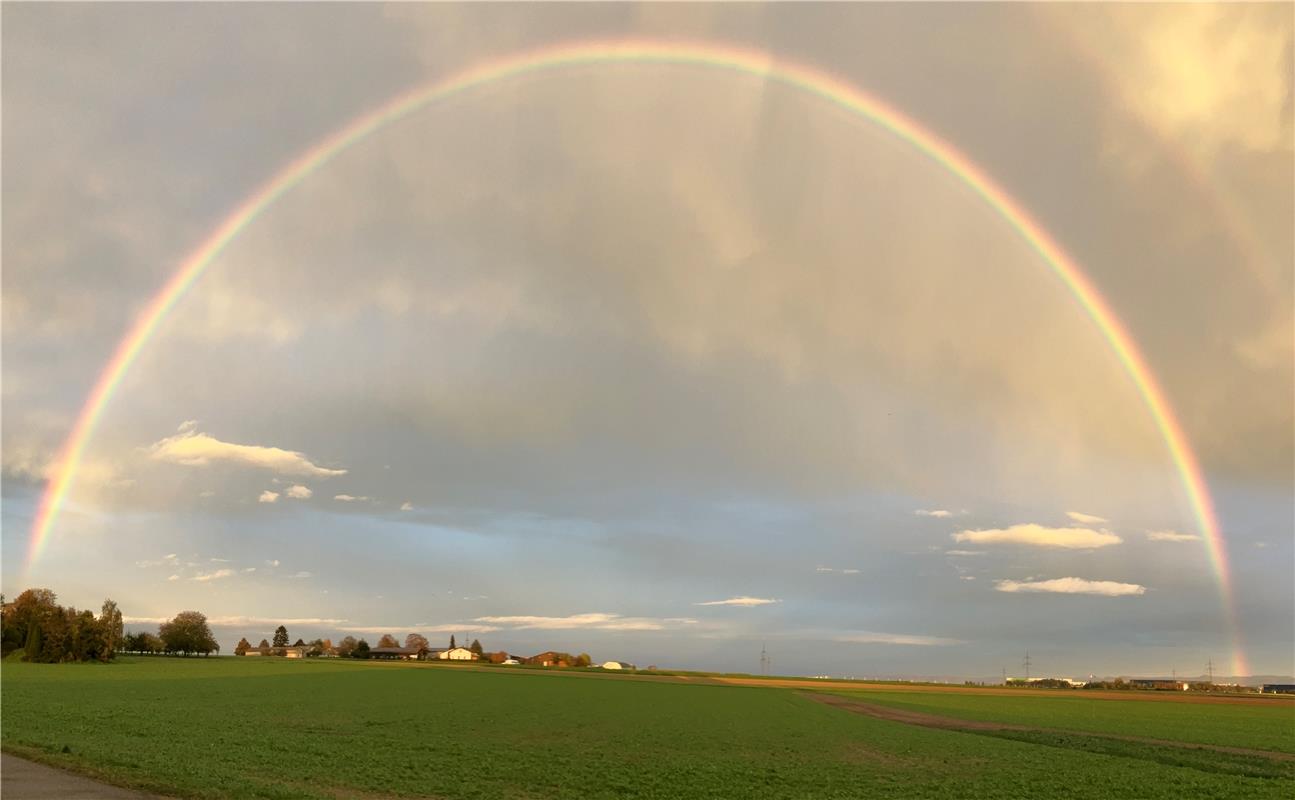 Haitinger Höfe unter Gottes Regenbogen. Von Rainer Wolf aus Bondorf.