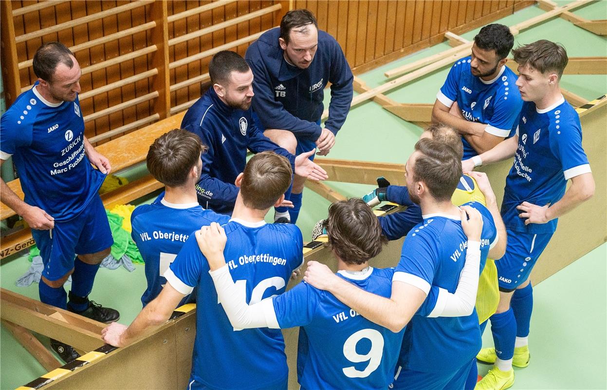 Halbfinale Unter - gegen Oberjettingen ( blau ) - Unterjettingen ( weiß rot ) ge...
