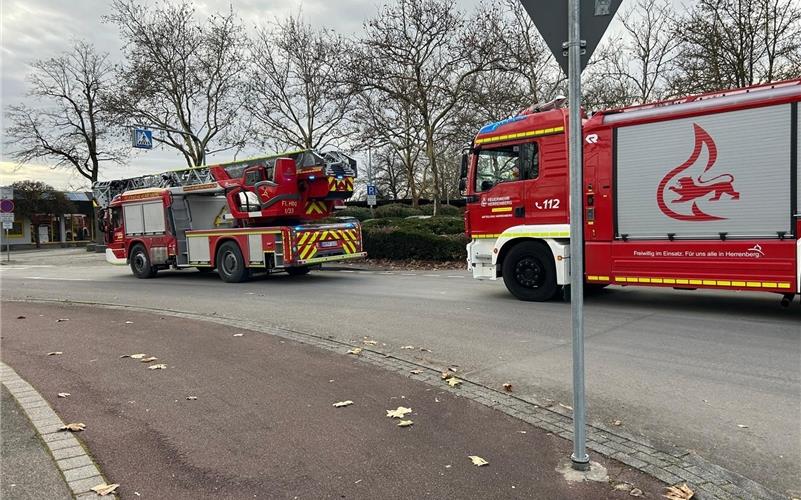 Herrenberger Hallenbad nach Brandalarm evakuiert: Feuerwehr im Einsatz Hallenbad nach Brandalarm evakuiert: Feuerwehr im Einsatz