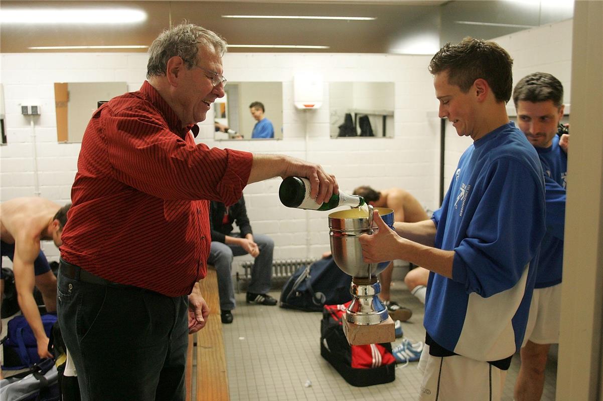 Hallenfußball Gäubote Cup   Pokalgewinner Hildrizhausen   am 29.12.06 Bäuerle Fu...