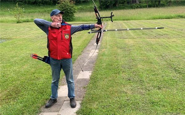 Harry Fischer hat den Bogen raus