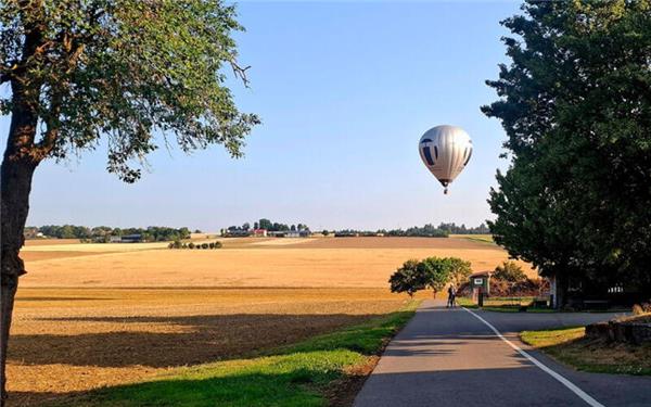 Heißluftballon überm Gäu (fotografiert von Martin Allgeier aus Herrenberg)