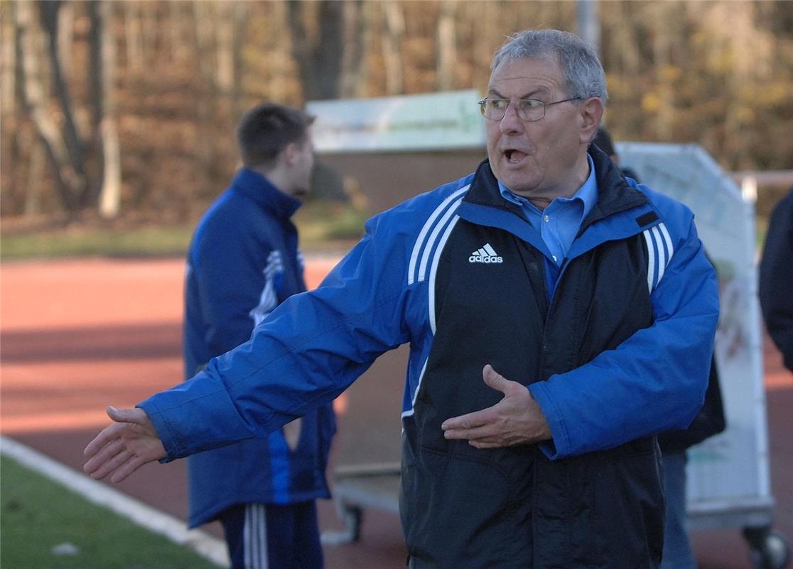 Helmut Hörmann  VfL Herrenberg - Hildrizhausen Fußball -  11/2005 Foto: Schmidt