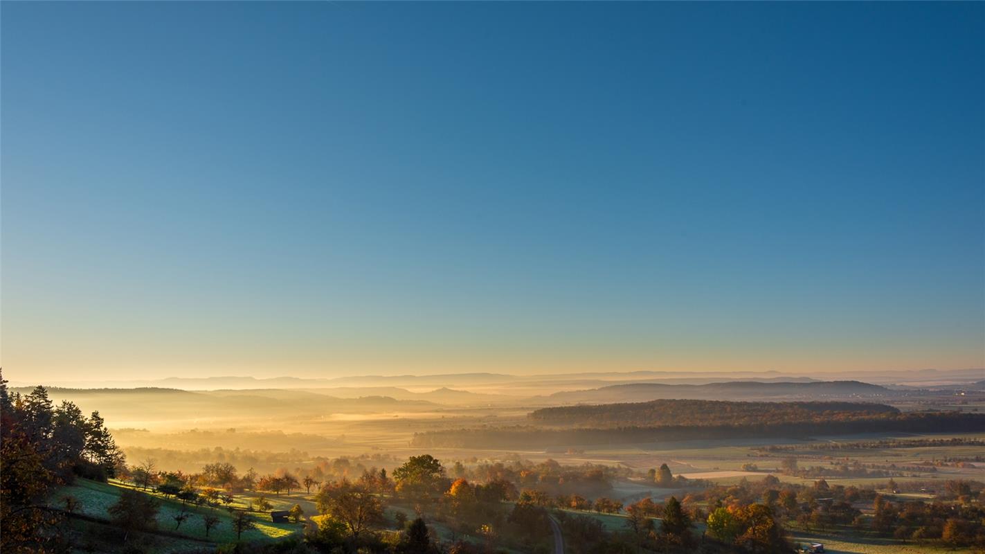 Herbstlicher Sonnenaufgang bei Kayh. Festgehalten von Elke Kohler aus Herrenberg...