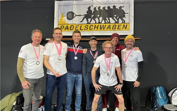 Herren 45 (von links): Matthias Marquardt, Axel Tidelski, Martin Jakobs, Andreas Schneiderhan, Sven Breuling, Dirk Dose und Kai Wohlbold. -gb-
