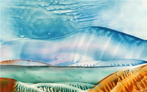 Herrenberg – Am Freitag, 4. Juli, um 19 Uhr findet in der Stadtbibliothek Herrenberg die Eröffnung der Ausstellung „Entdeckt!“ mit Werken in Encaustic und Schellack von Odilie Bauer statt. Vom Malen, Kreieren, Experimentieren und Entdecken ist Odilie Bauer schon seit ihrer Schulzeit fasziniert. 1994 kam sie erstmals in Berührung mit der Encaustic, einer Wachsmalkunst, die schon in der Antike bekannt war. Seither arbeitet sie hauptsächlich in dieser Technik, die viel Raum zum Experimentieren bietet. Inspiration für ihre Bilder findet Odilie Bauer, die als Erzieherin und Yogalehrerin tätig ist, in der Natur. Die Bewegung, Energie und Farben des Lebens fließen in ihre lebendigen und ausdrucksstarken Werke ein. Zur Ausstellungseröffnung gibt es ein kleines literarisch-musikalisches Programm von Odilie und Ulrich Bauer. Die Ausstellung ist vom 4. Juli bis zum 23. August zu den Öffnungszeiten der Stadtbibliothek zu sehen. gb/GB-Foto: Odilie Bauer