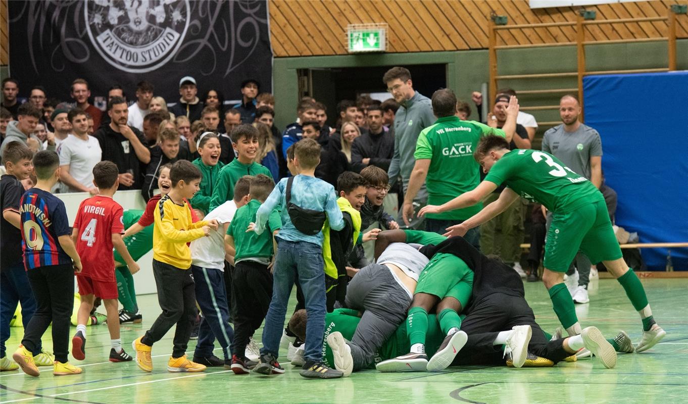 Herrenberg, Längenholzhalle, Fußball, Gäubote-Cup,  GB-Foto: Vecsey