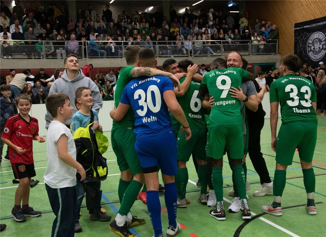 Herrenberg, Längenholzhalle, Fußball, Gäubote-Cup,  GB-Foto: Vecsey