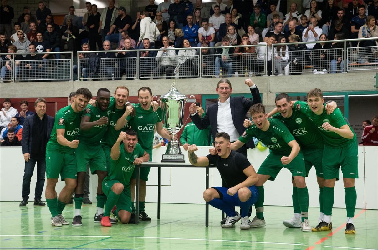 Herrenberg, Längenholzhalle, Fußball, Gäubote-Cup,  GB-Foto: Vecsey