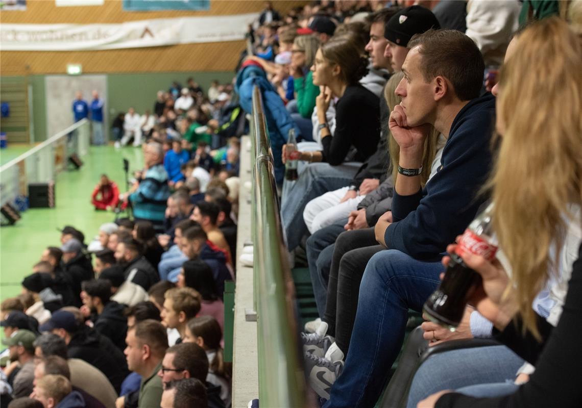 Herrenberg, Längenholzhalle, Fußball, Gäubote-Cup,  GB-Foto: Vecsey