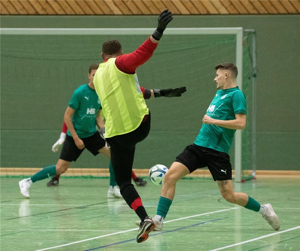 Herrenberg, Längenholzhalle, Fußball, Gäubote-Cup,  SV Deckenpfronn (grün) - TSV...