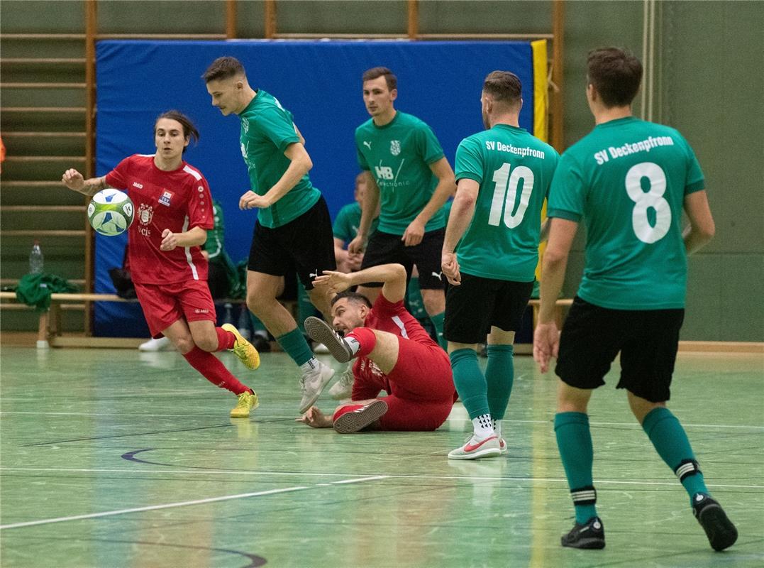 Herrenberg, Längenholzhalle, Fußball, Gäubote-Cup,  SV Deckenpfronn (grün) - TSV...