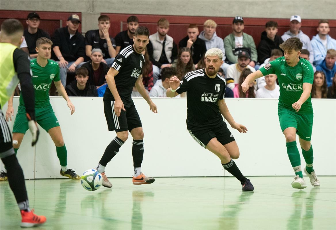 Herrenberg, Längenholzhalle, Fußball, Gäubote-Cup,  VfL Herrenberg (grün) - FC G...