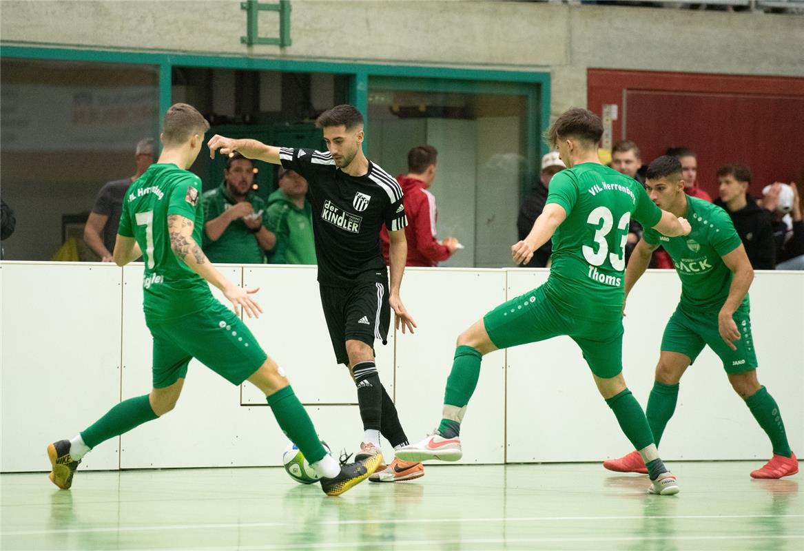 Herrenberg, Längenholzhalle, Fußball, Gäubote-Cup,  VfL Herrenberg (grün) - FC G...