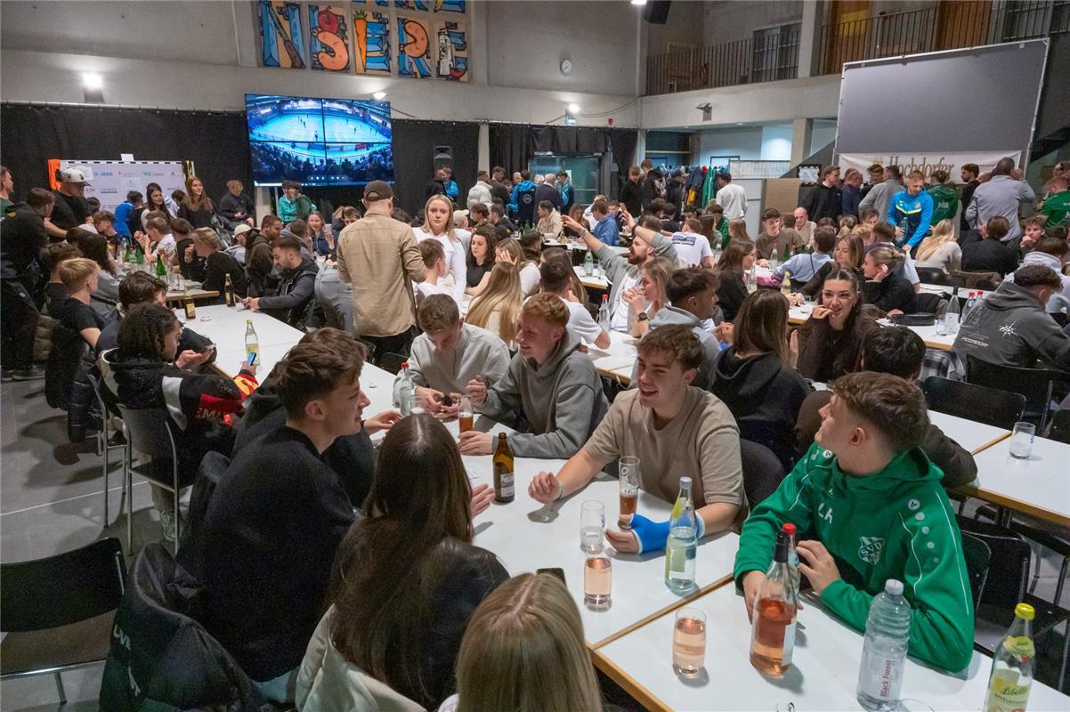 Herrenberg, Längenholzhalle, Gäubote-Cup, Fußball-Hallenturnier,  GB-Foto: Vecse...