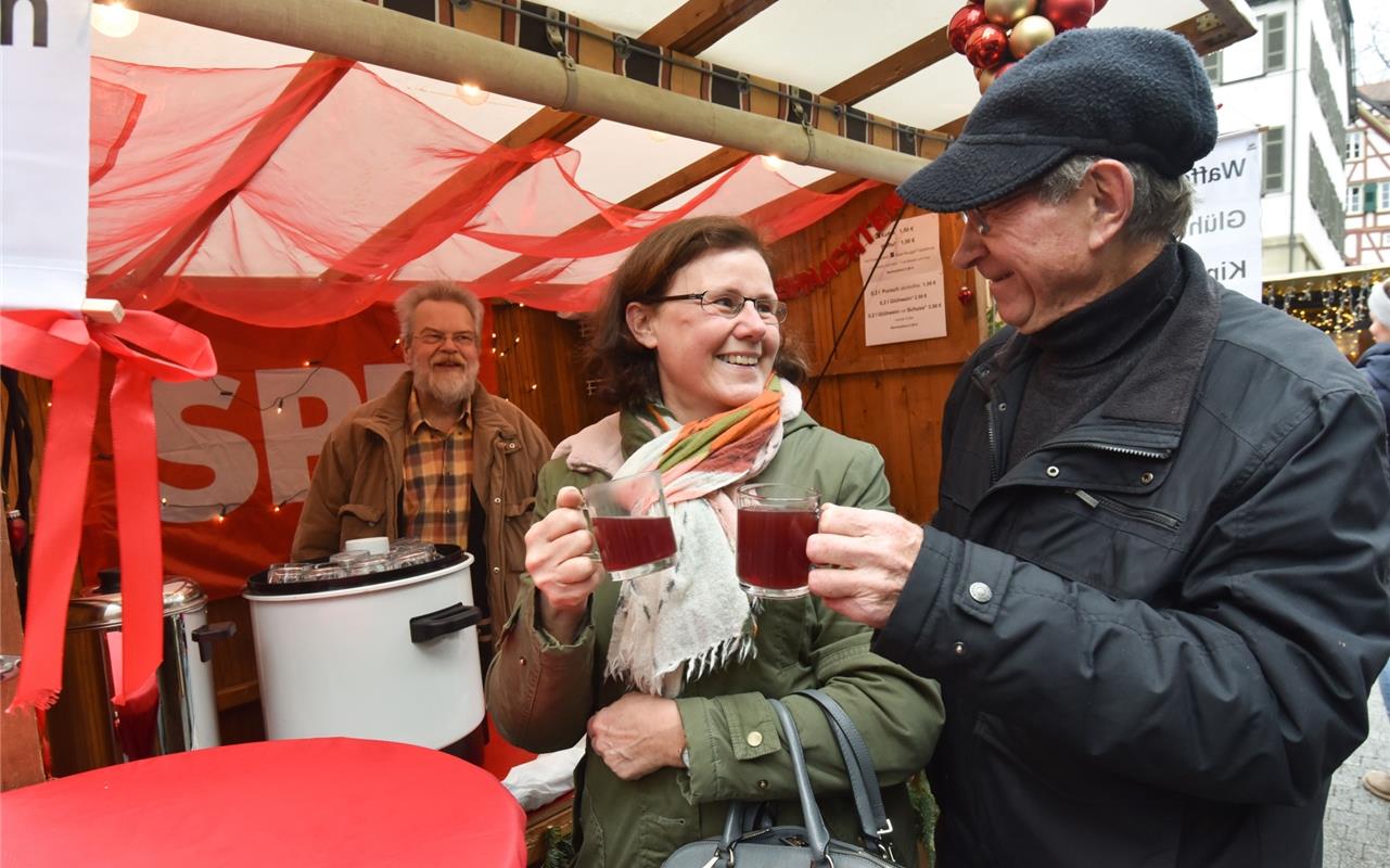 Herrenberg, Marktplatz, Weihnachtsmarkt, GB-Foto: Vecsey